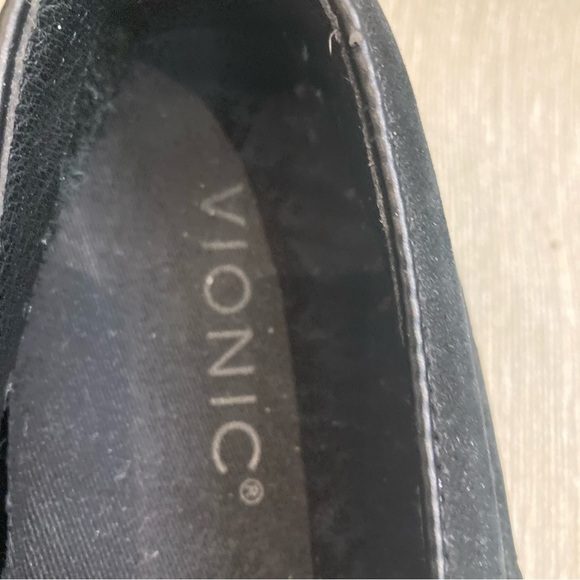 VIONIC Sz 7.5 Perforated Leather Rubber Chunky Soles Slip On Slides Shoes - Picture 7 of 11